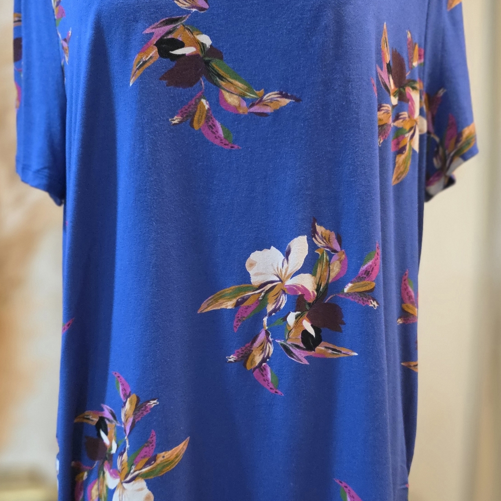 a new day Blue Floral Short Sleeve Top